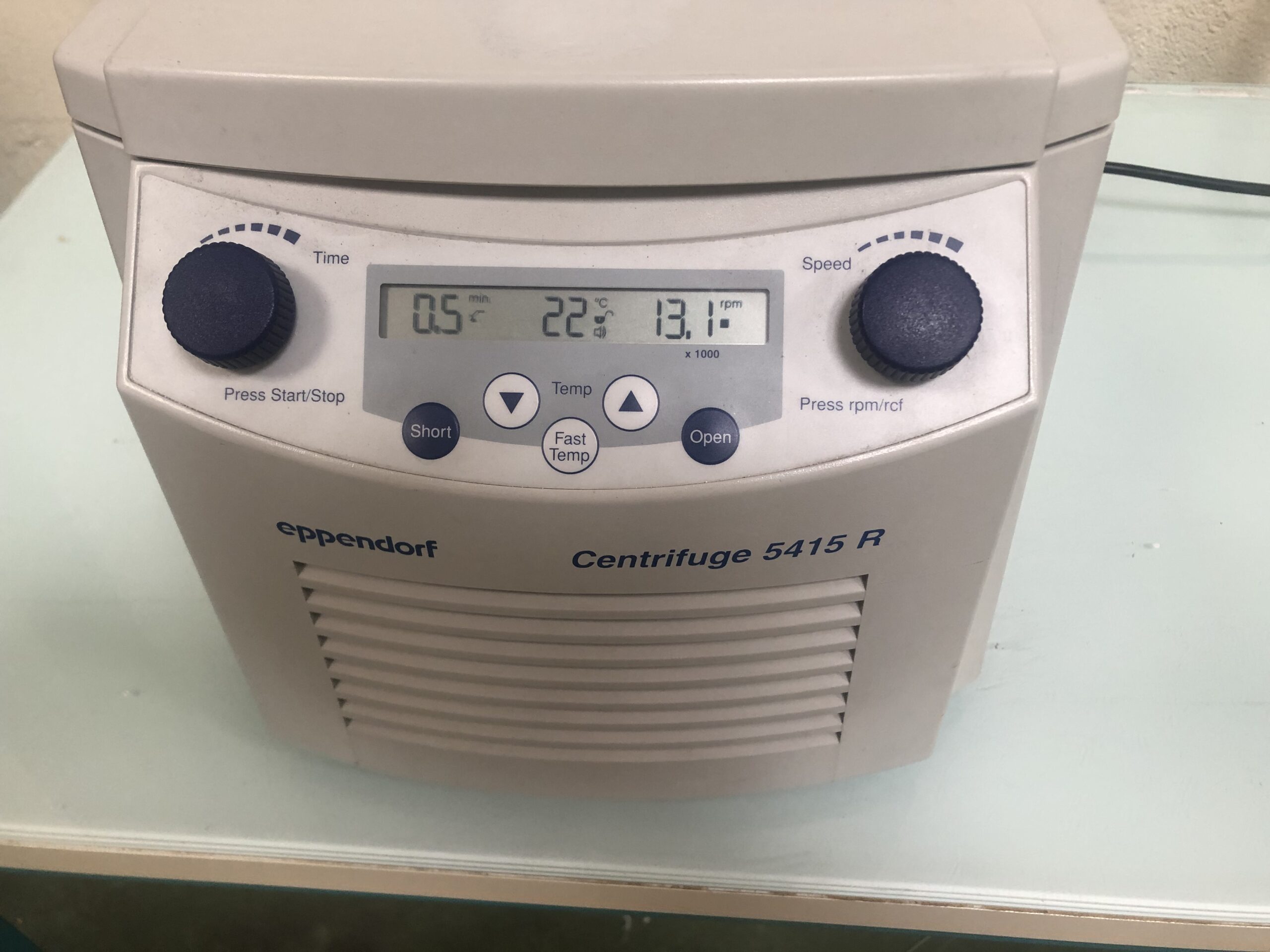 Centrifugeuse d'occasion pour laboratoire eppendorf 5415 r - p2206-1724_1