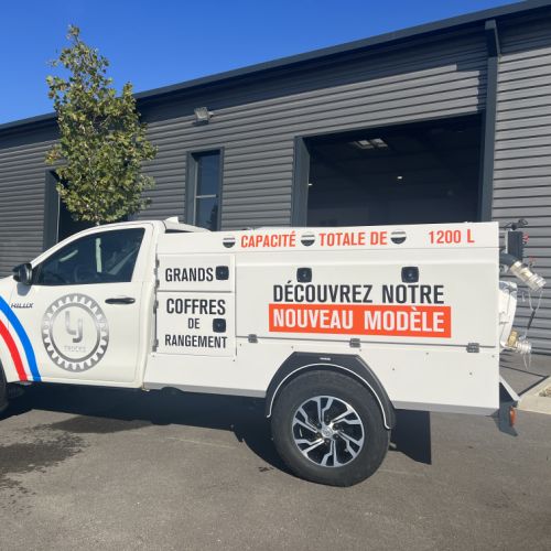 Véhicule hydrocureur Toyota Hilux 4x4 avec pompe haute pression