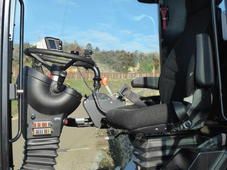 Tracteur enjambeur quatre roues motrices 809 t4i