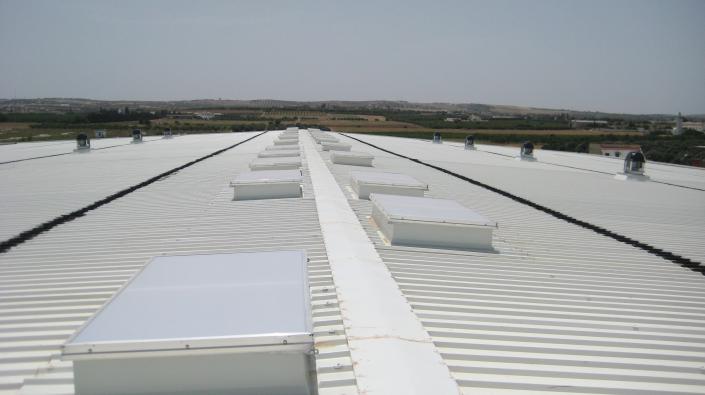 Lanterneau ponctuel ecobac 160 pn / sur embase en polyester / avec protection solaire_1