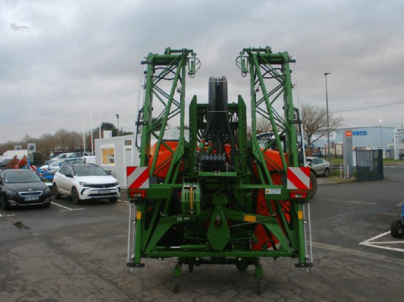 Pulvérisateur agricole Amazone UF 901 - excellente précision, 900L, rampe 15m_1