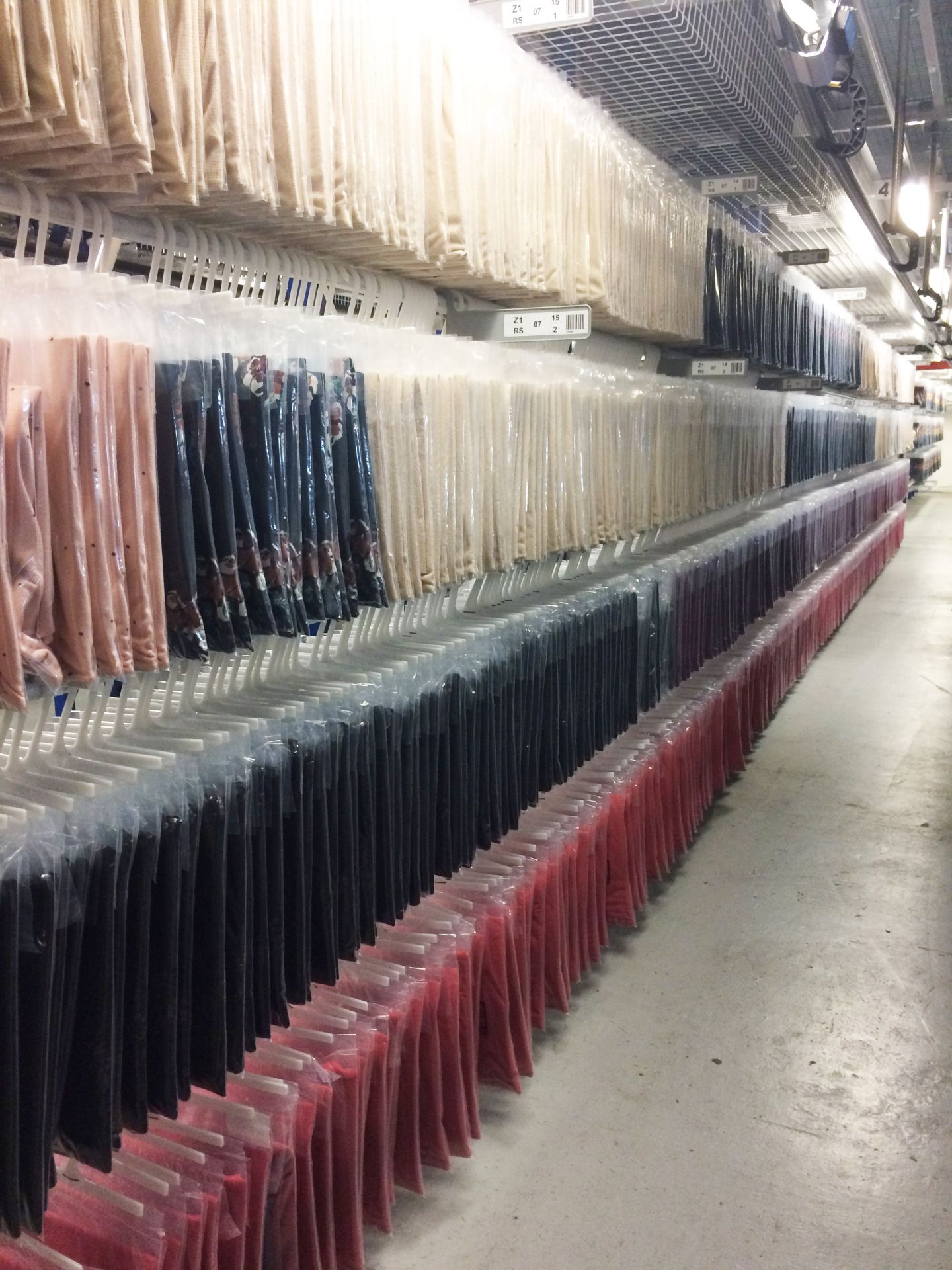 Séparateur de cintre incassable pour industrie textile_1