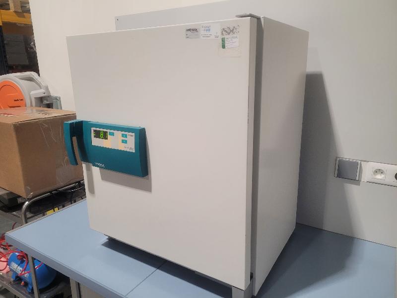 Incubateur / étuve HERAEUS B12 avec convection naturelle 70°C_1
