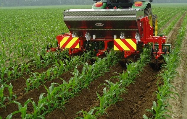 Bineuse agricole SAR.PG 3/5/7 - Fissore - Poids 710-1200 kg - Distributeur d'engrais 1000 L_1