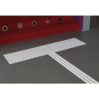 Bande de guidage en résine pour l'extérieur à coller - 3 nervures - 1000 x 170 mm - Aide aux déplacements des malvoyants_1