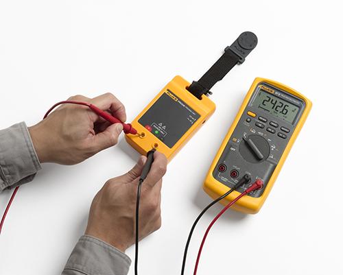 PRV240 - Source de tension 240 V AC/DC pour tester VAT, multimètres et pinces ampèremétriques - Format de poche Fluke_1