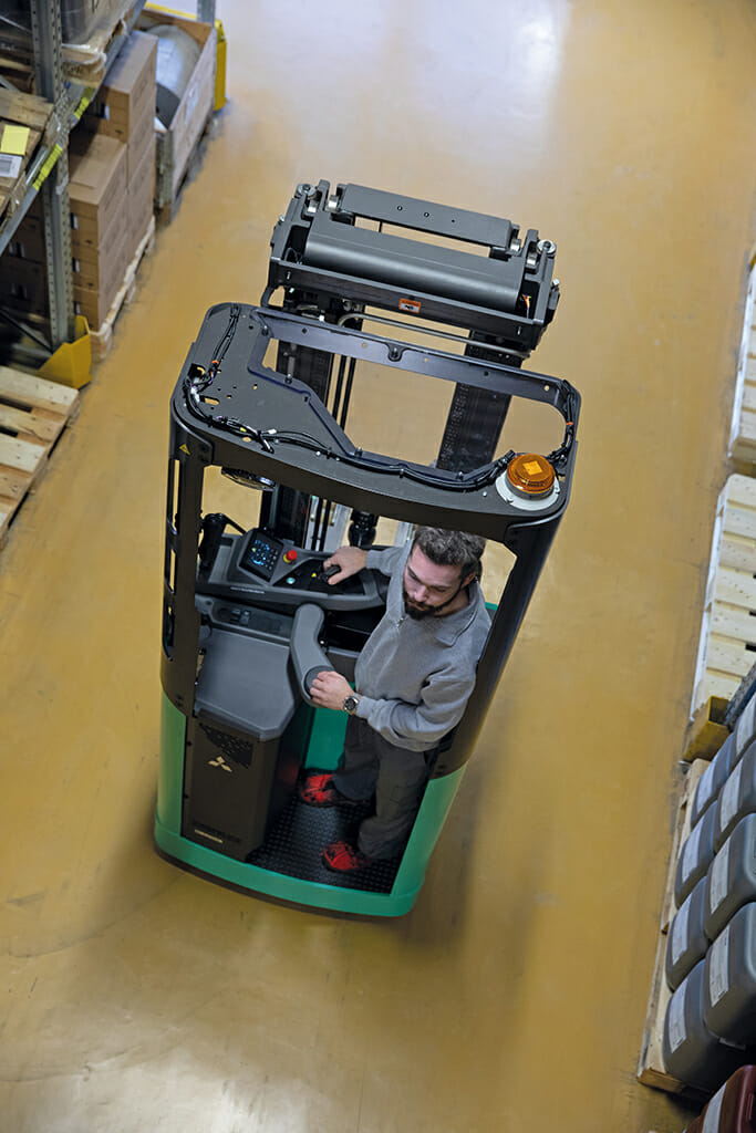 Gerbeur électrique à conducteur porté debout SBR12-20N - Capacités jusqu'à 2 tonnes et levée jusqu'à 6 500 mm_1
