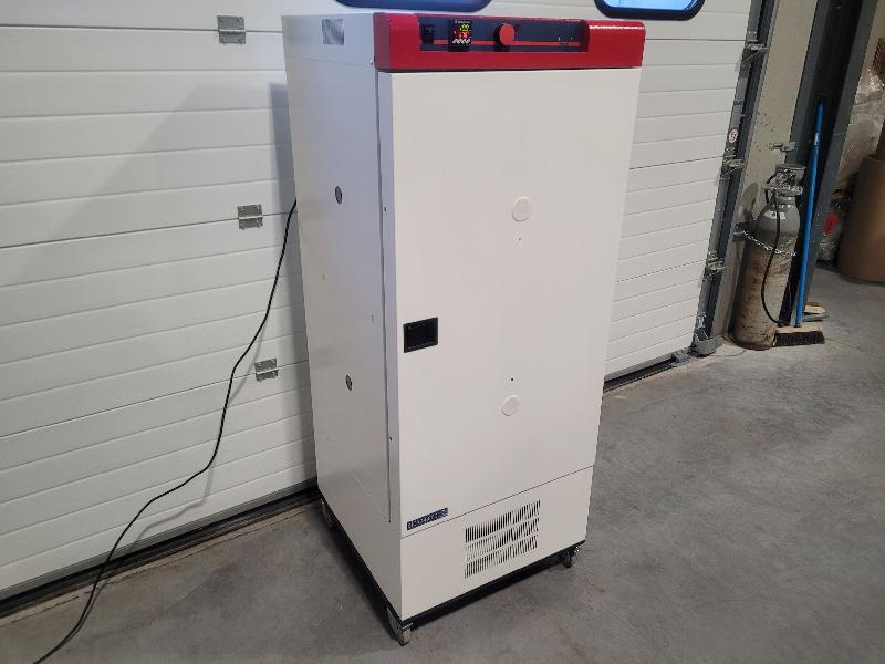 Équipement de laboratoire FIRLABO BCR240 avec capacité de 240 litres