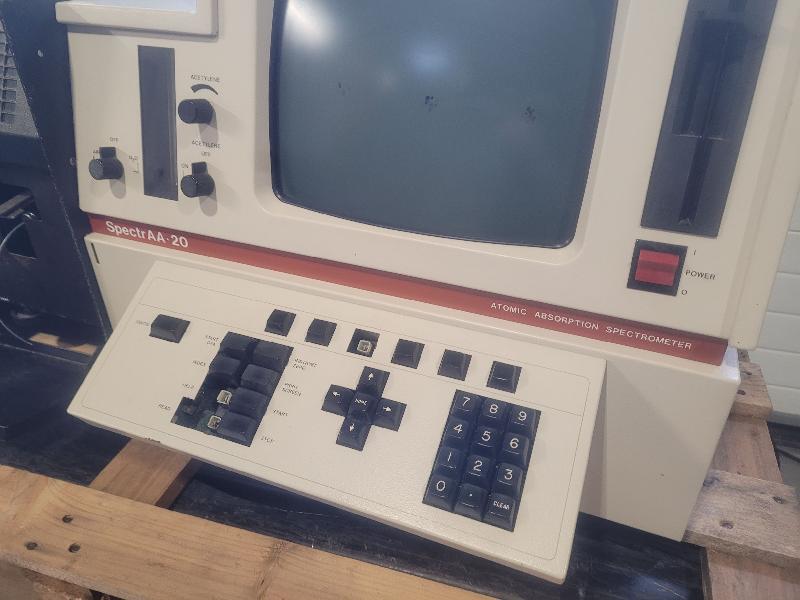 Spectromètre d'absorption atomique Varian SpectrAA-20_1