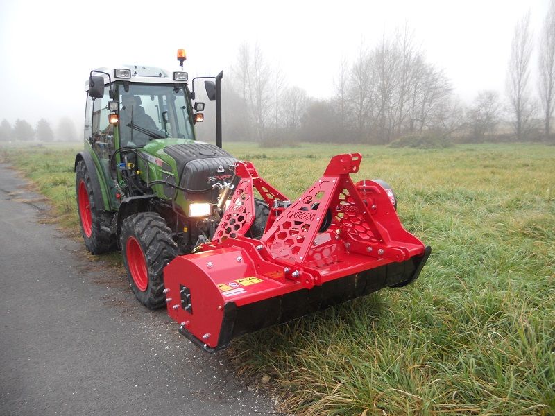 Broyeur forestier avec rotor à marteaux lourds KIROGN