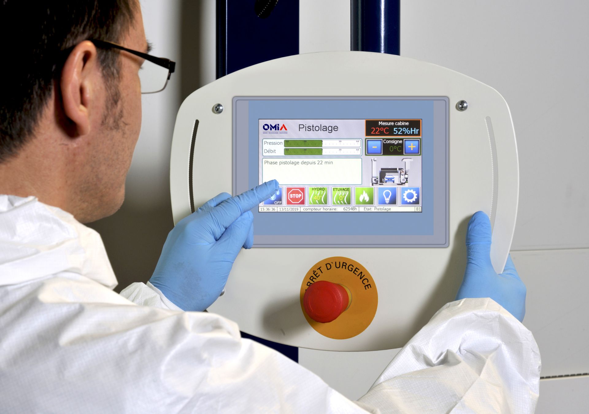 Cabine de peinture mixte avec technologie de ventilation verticale et chauffage intégré