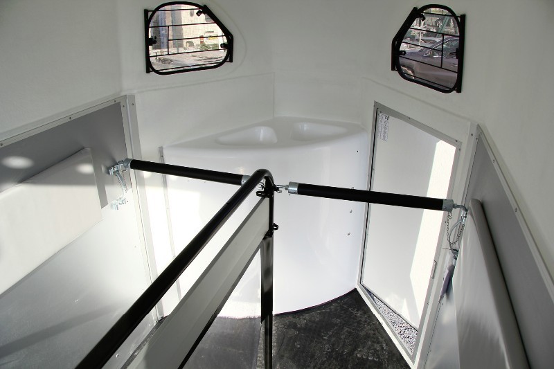 Van à chevaux 2 places - Cheval Liberté GT2 White Edition - tout équipé avec plancher alu et options_1