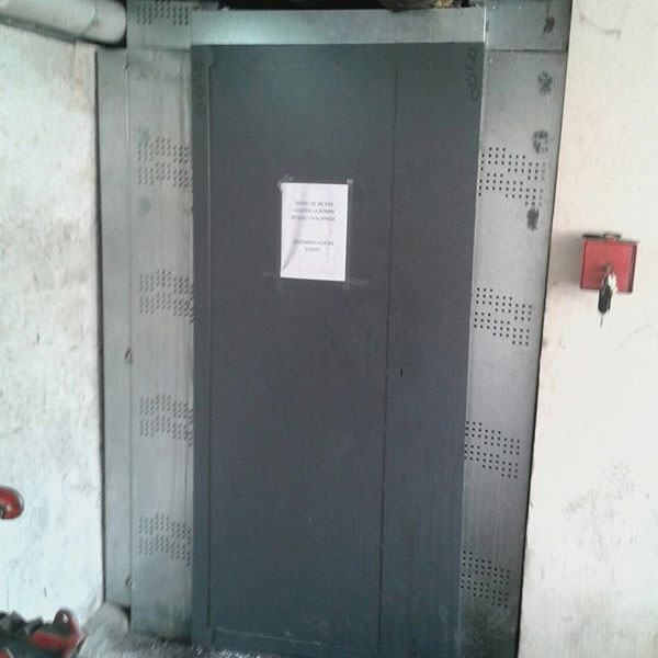 Porte anti-squat blindée à la pointe de la technologie et équipées de serrure avec des clefs uniques, conçue pour assurer une sécurité maximale (maison ou appartement, bureaux ou commerces)_1