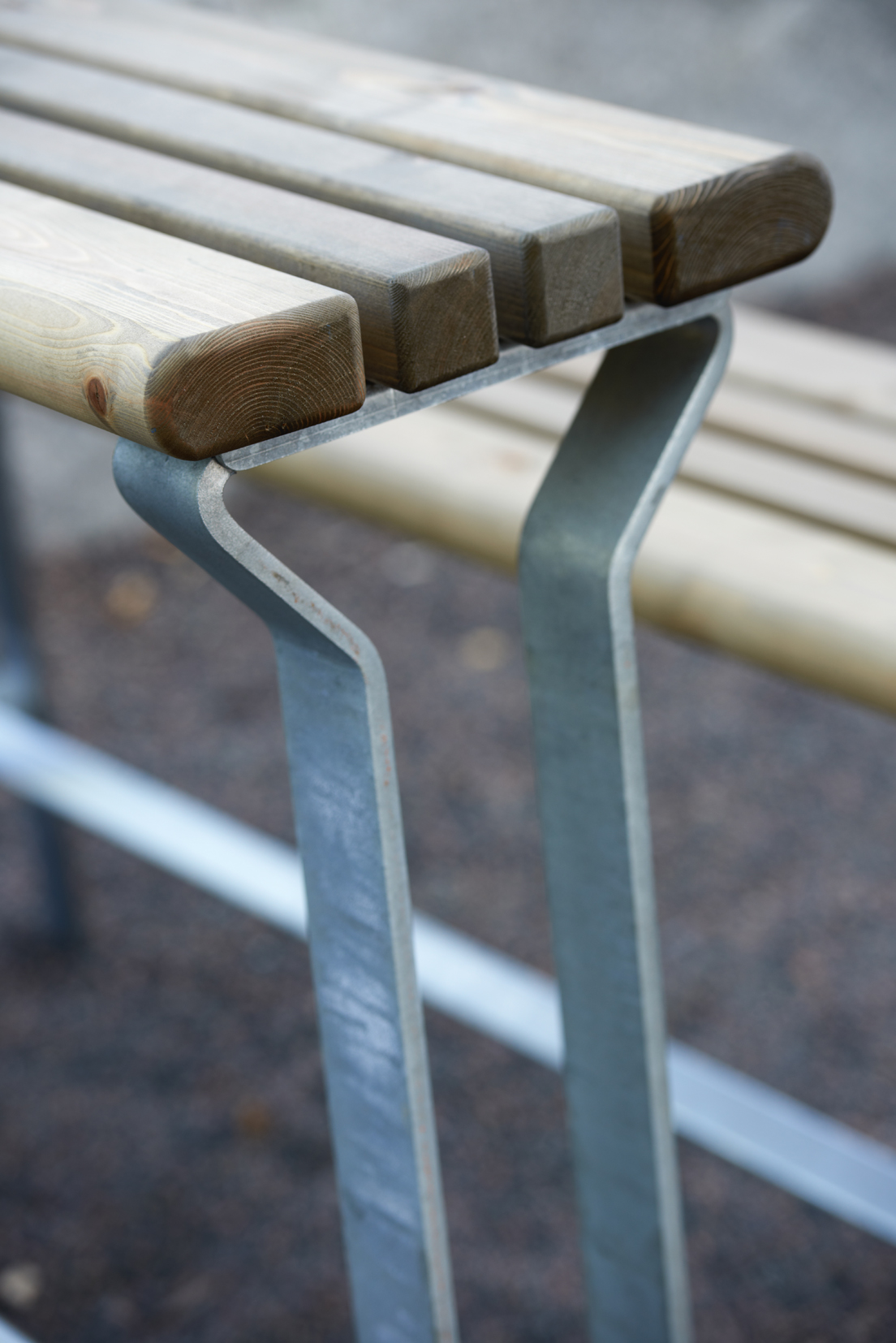 Table publique haute Zeta - Hags réf 8037072 - Gris/Galvanisé - Scellement béton_1