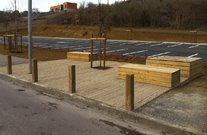 Borne anti-stationnement en bois_1
