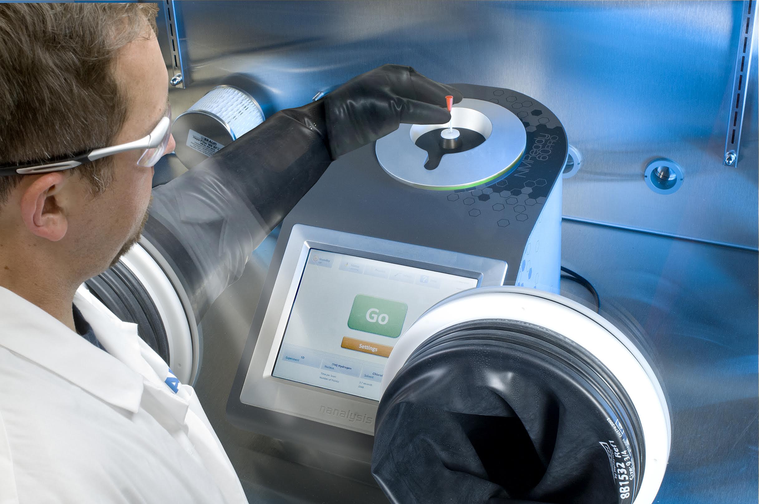 Spectromètre RMN compact NMReady-60PRO - bicanal 60 MHz avec écran tactile et haute performance_1