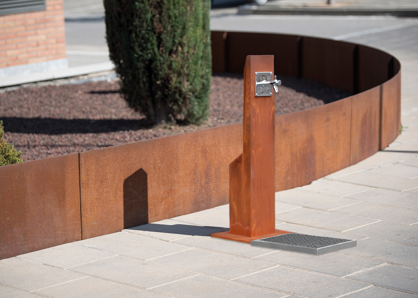 Fontaine à boire écologique GES UM560-1M - composite végétal, effet Corten, résistante aux intempéries_1