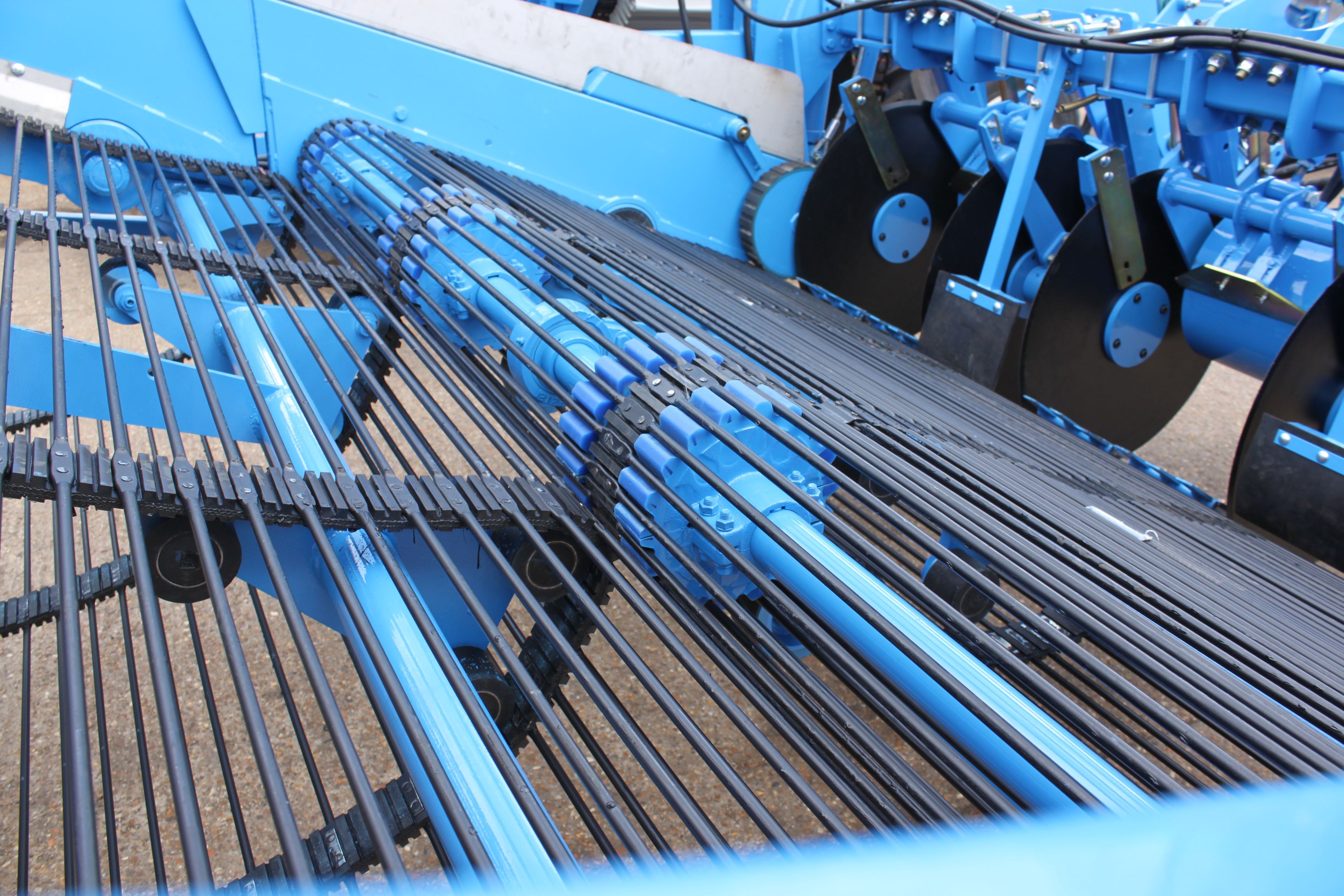 Récolteuse Standen T3 - Standen Engineering Ltd - 200 ch - Arracheuse 3 rangs à haut rendement_1