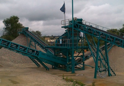 Crible fixe Terex Washing System 125R - 2 ou 3 étages avec moteur électrique_1