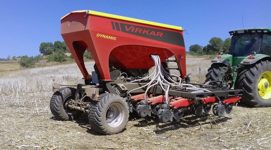 Dynamic dc - semoir agricole - virkar group - capacité de trémie 5 300 l_1