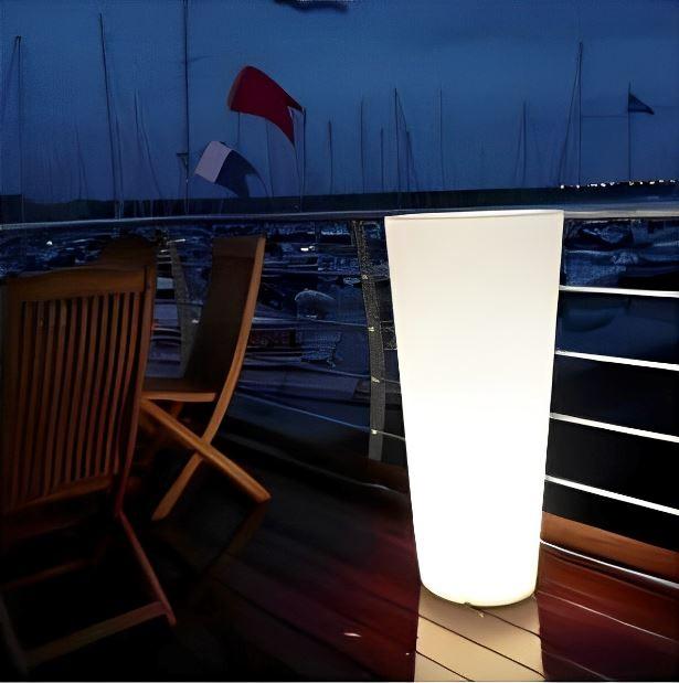 Grand Pot rond DIVIN avec éclairage - Hauteurs 800, 1000, 1190mm - Largeurs 400, 500, 610mm - Polyéthylène, Résistant aux UV et chocs, Fabrication française_1