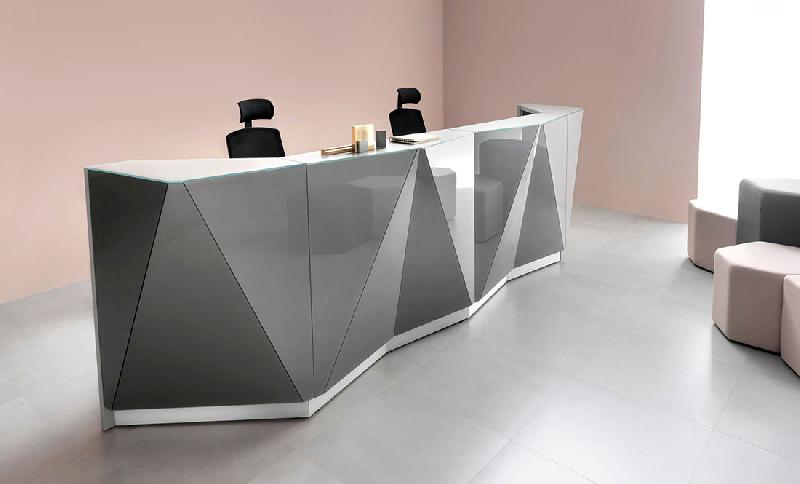 Banque d'accueil Alpha - style classique et luxueux avec façade en verre brillante et modules PMR_1