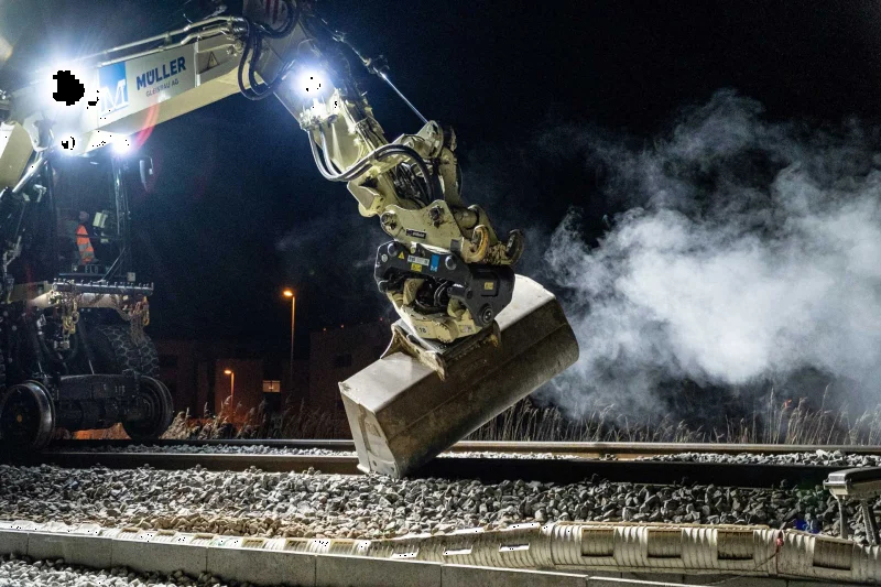 Module intermédiaire tiltrotateur MTS - Transmission robuste - Vérins d'inclinaison_1