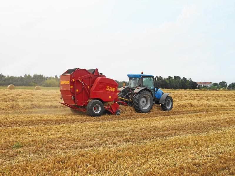 Machine agricole Top Cut R170 TC pour balles compactes et uniformes