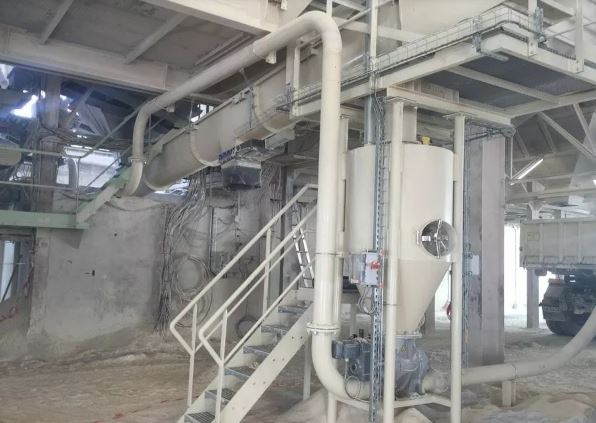 Vis sans fin  pour le transport et la manutention dans divers systèmes industriels_1