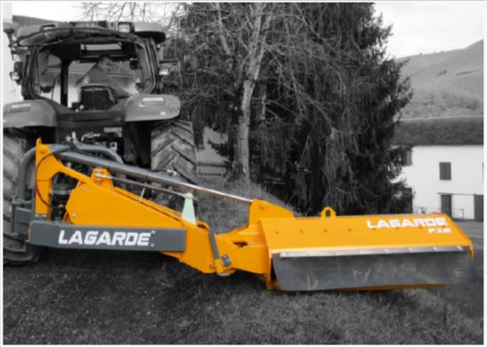 Faucheuse d'accotement FX II adaptée aux parcs et collectivités