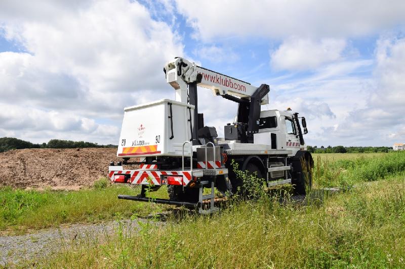 Nacelle elevatrice KLUBB XTENSO 3 Mercedes-Benz Unimog 5023 tout terrain avec batterie Green Pack_1