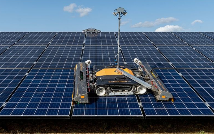 Robot de nettoyage pour photovoltaïques Solarcleano F1 - compact et léger - 80 kg_1