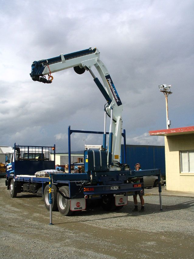 Série 16600E Grue Auxiliaire - Cormach - Pression 270 bar, 6180 mm et Capacité de 6700 kg_1