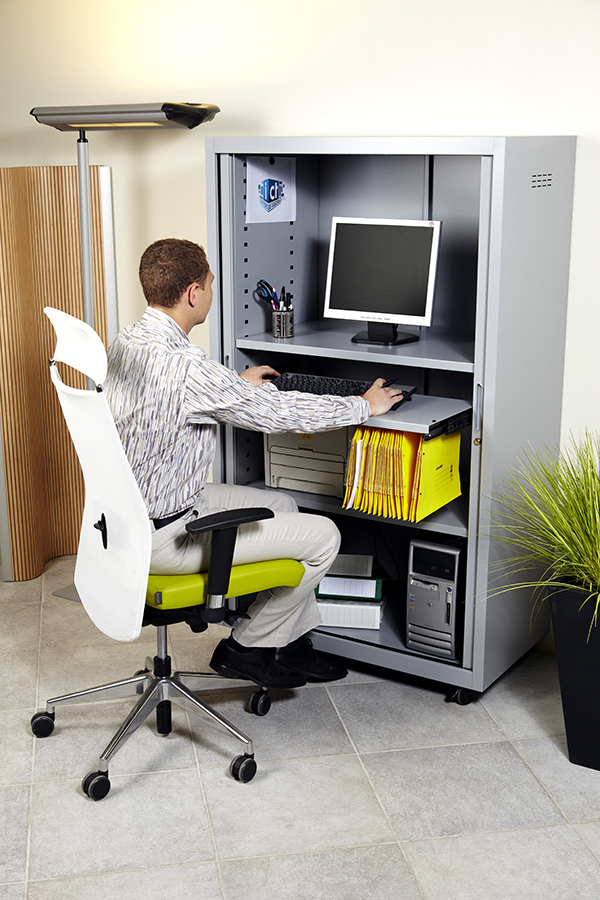 Armoire métallique multimédia AMTV08 - 1670 x 800 x 550 - robuste et mobile avec rideaux PVC et serrure à barillet_1