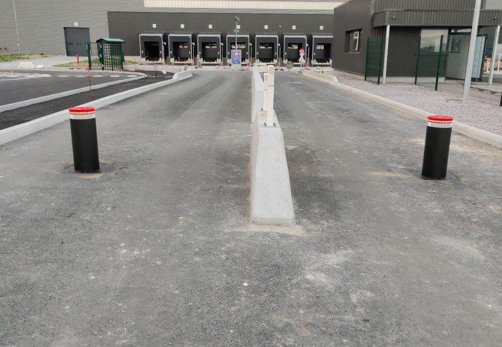 Système de borne anti-bélier STOPOTO Ø 220 pour espaces urbains