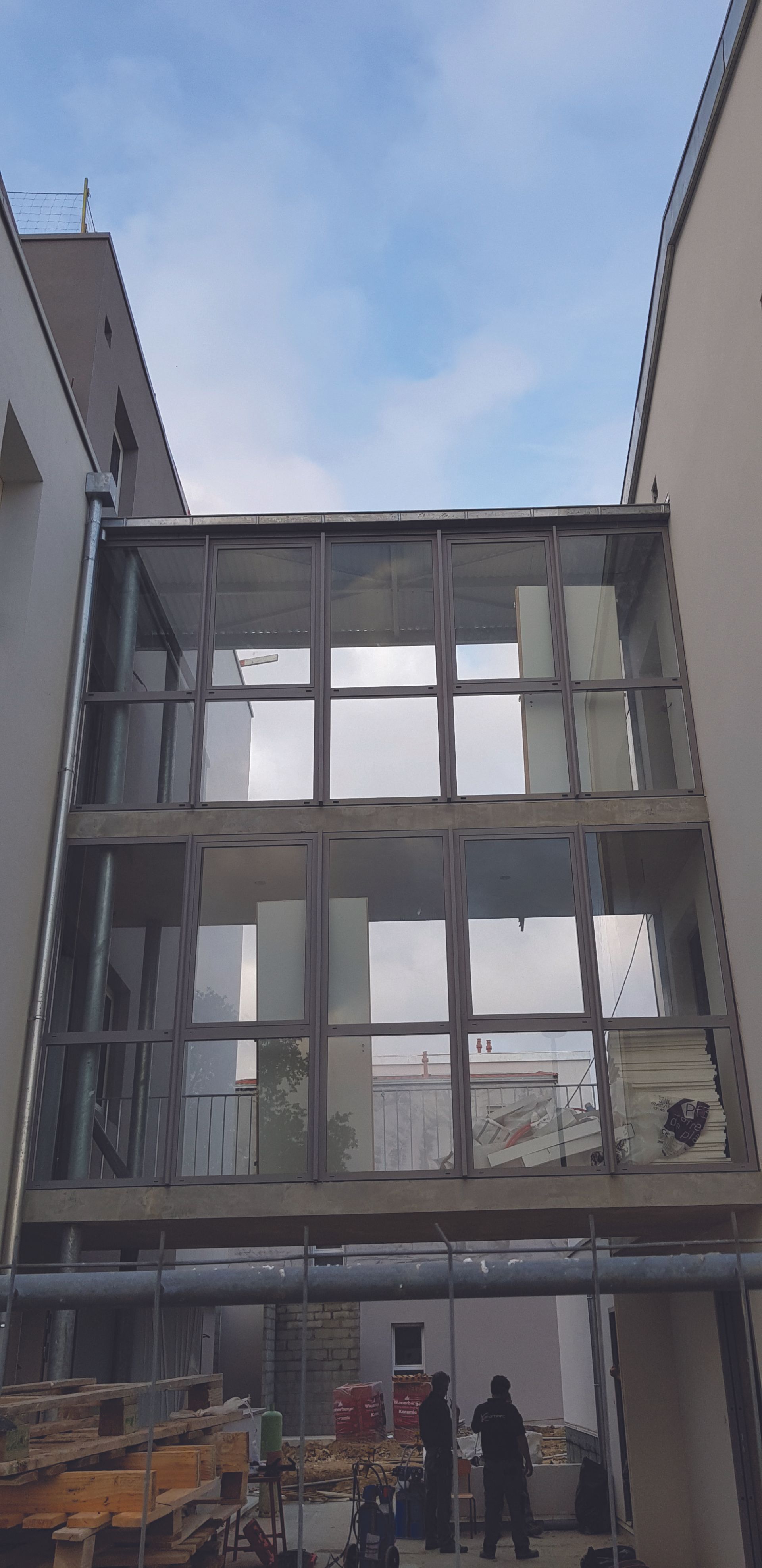 Façades Alumaine - largeur de vue 50 mm - grandes dimensions à angles variables rentrants et sortants_1