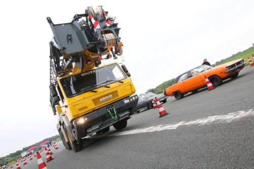 Grue automotrice GMK3060 - Manitowoc Cranes - 50 t de charge maximale - Flèche MEGAFORM à six sections_1