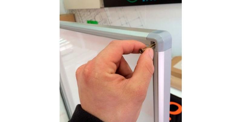 Vitrine extérieure avec fermeture magnétique - cadre en aluminium et verre trempé_1