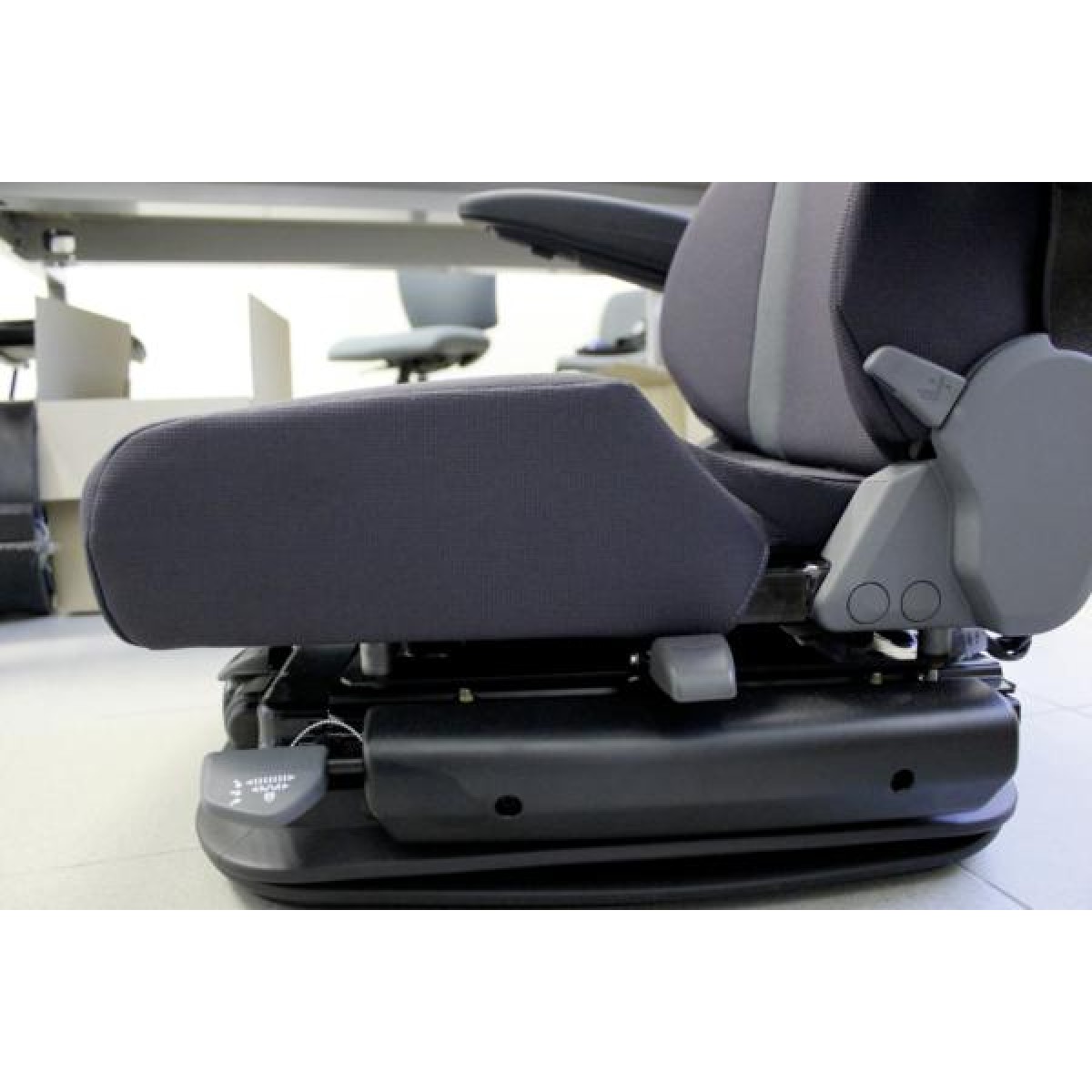 Siège pneumatique KAB 85K6 luxe - grand confort pour tracteur avec support lombaire_1