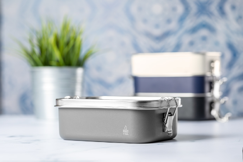 Boîte à lunch en acier inoxydable recyclé - 750 ml - corps coloré et couvercle contrasté_1