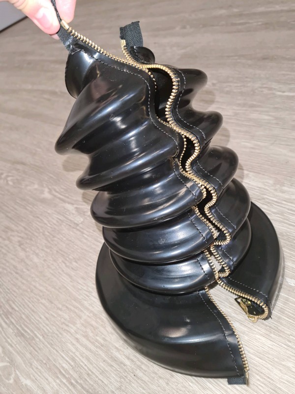 Protection sur-mesure pour vérins avec soufflet en caoutchouc