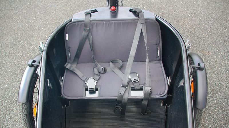 Triporteur électrique Nihola Cargo Family avec moteur pédalier Shimano E-Bike Systems_1