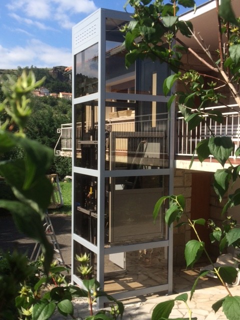 Elfo - Élévateur PMR - Ascenseur privatif extérieur avec grand plateau 1200 mm x 1200 mm_1