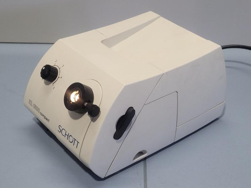 Source de lumière froide SCHOTT KL1500 COMPACT_1