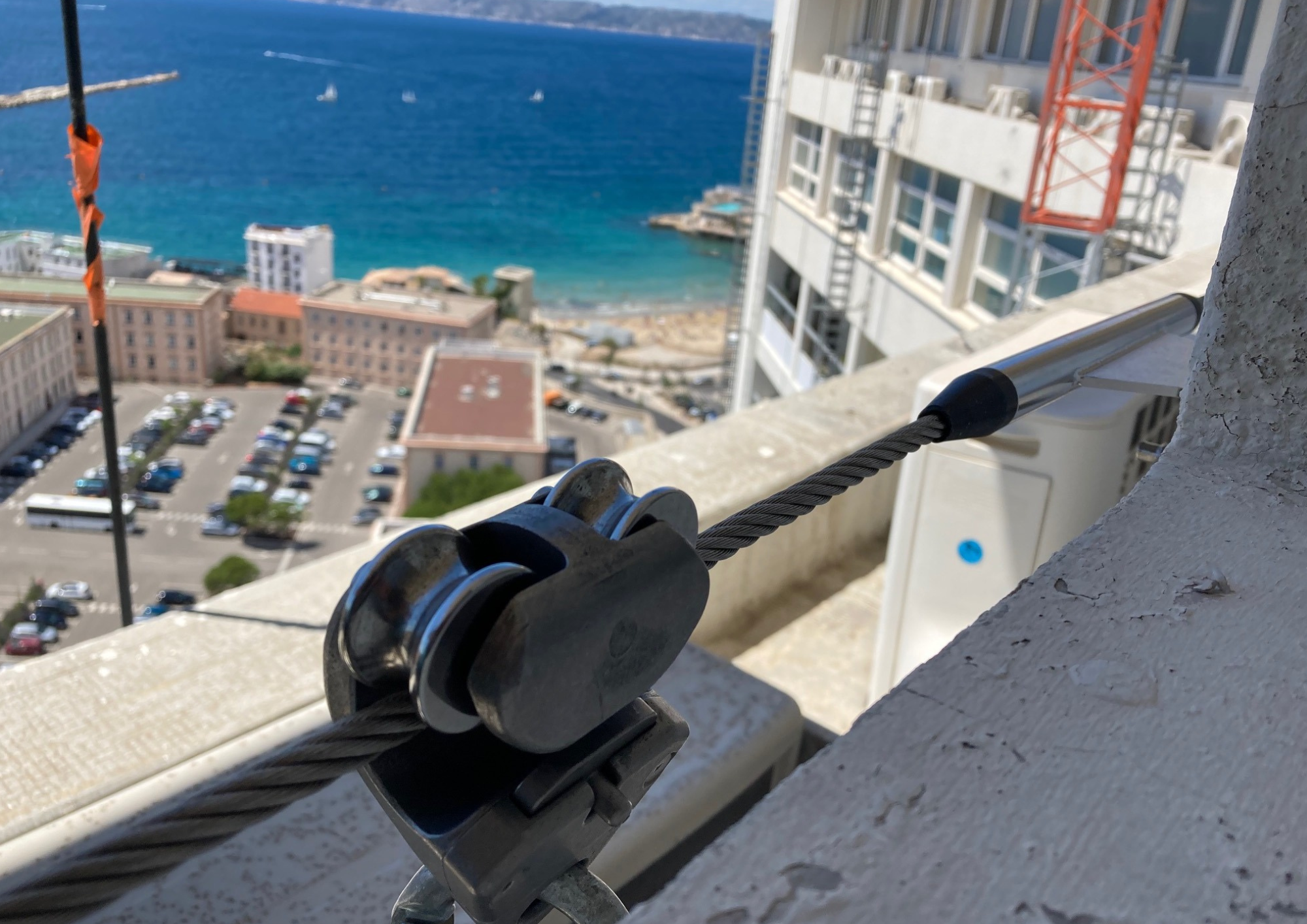 Ligne de vie en façade à chariot: dispositif d'ancrage horizontal_1