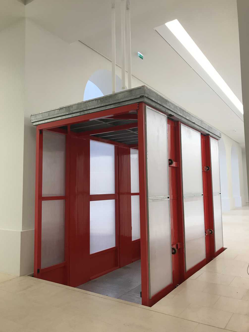 Monte-charge sur-mesure - Capacité 50 à 2500 kg - Course max 12 m - Conforme directive 2006/42/CE_1