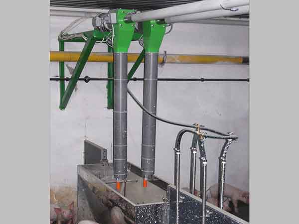 Matériels et installations de distribution d'aliments en élevage - aménagement des salles et distribution par vis souple, chaîne à pastille et bi-phase_1