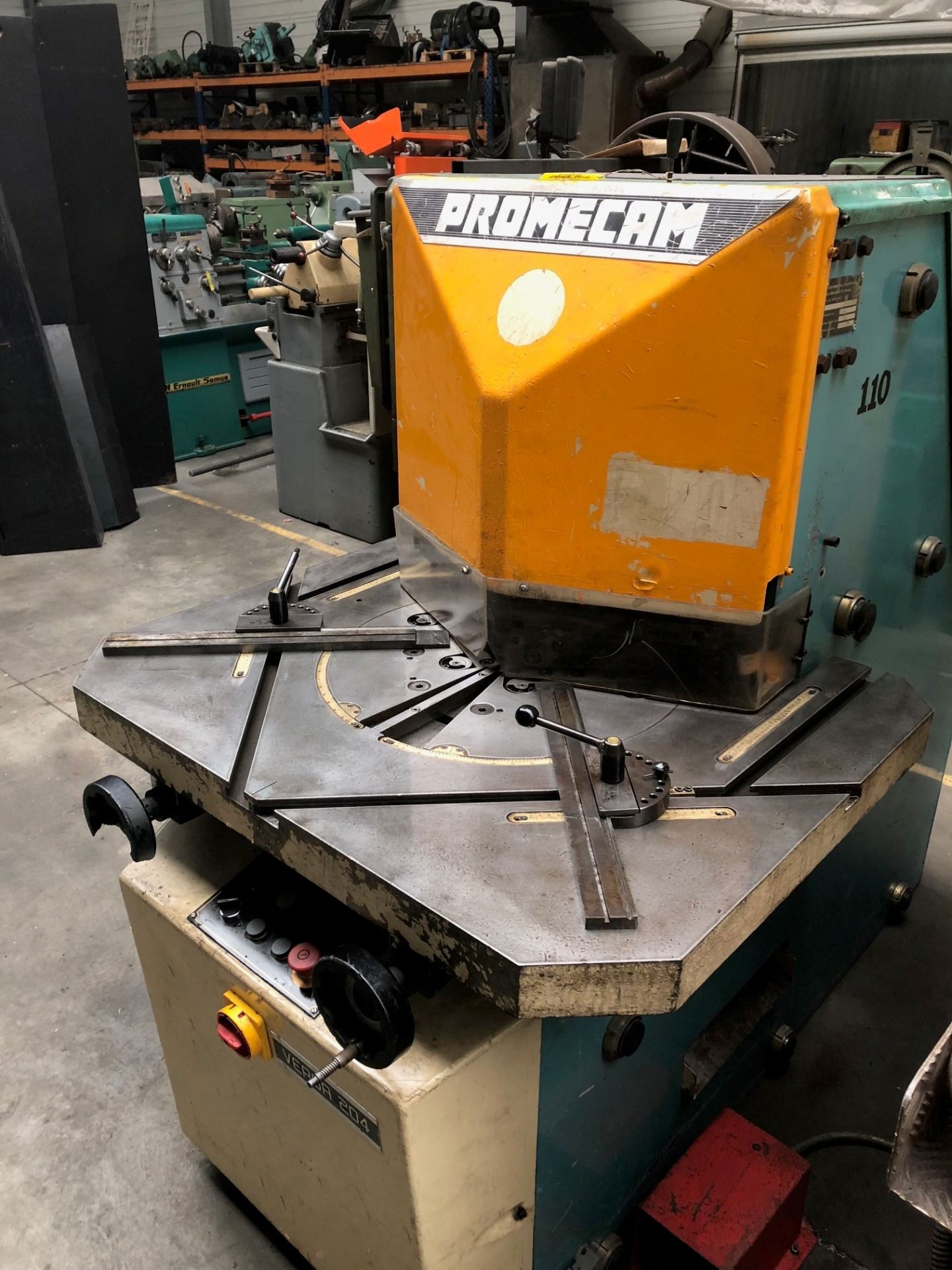 Encocheuse à angle variable VERSA - ref 2883 - Type 204 - Capacité 200x4 mm_1