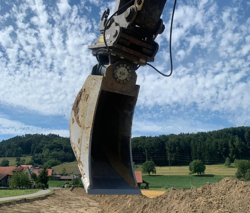 Godet de creuse orientable Egli - pivot 50° des deux côtés - pour pelle 8.5-23t_1