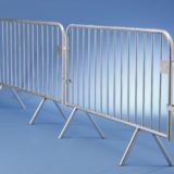 B328VGA barrières urbaines - Mottez - finition galvanisée à chaud - barrière de police 1,98m_1